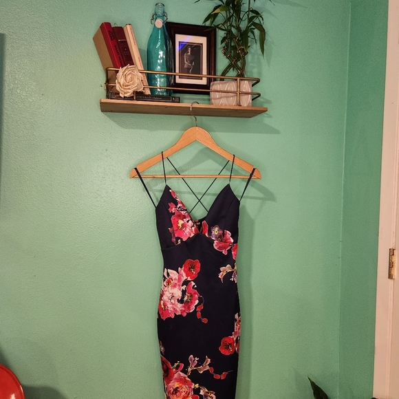 NWT - Picture 3 of 8